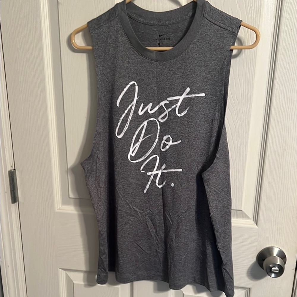 Nike Gray Muscle Tee Relaxed Fit Sleeveless